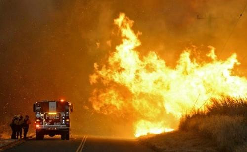 Cháy lớn ở California, hơn 3.000 ha rừng bị thiêu rụi