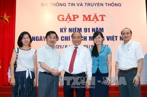 Thủ tướng Nguyễn Xuân Phúc chúc mừng báo giới nhân ngày truyền thống 21.6