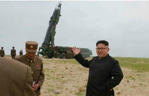 Kim Jong-un: 'Chúng ta đủ khả năng tấn công căn cứ Mỹ'