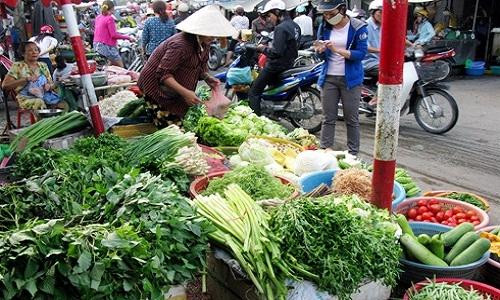 Hà Nội: Bất chấp nắng nóng, nguồn cung rau xanh vẫn tăng chóng mặt