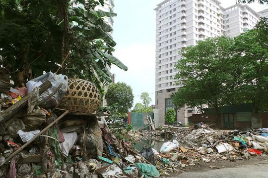 Hà Nội sẽ phạt nặng người xả rác bừa bãi ra đường giống Singapore?