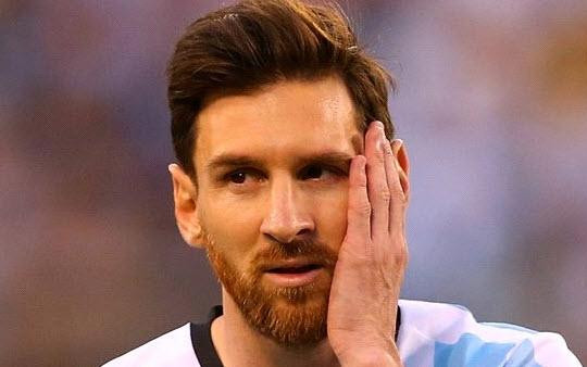 Maradona và Tổng thống Argentina xin Messi đừng bỏ đội tuyển