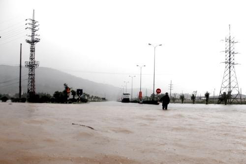 Quảng Ninh ngập nặng do mưa lớn, 1 người chết