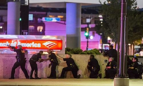Vụ bắn cảnh sát ở Dallas: Phát hiện vật liệu chế tạo bom ở nhà nghi phạm