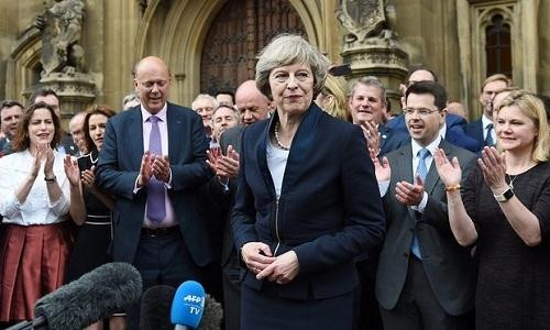 Nước Anh có Thủ tướng mới - 'Bà đầm thép' mới