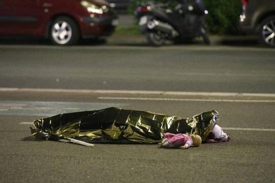  'Toàn nước Pháp đang bị đe dọa bởi khủng bố Hồi giáo sau những gì xảy ra tại Nice'