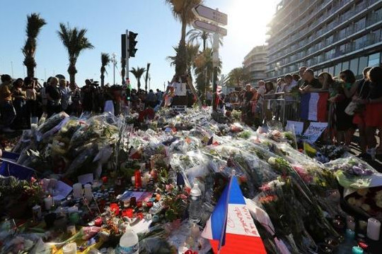 Thủ phạm vụ tấn công ở Nice trở thành cực đoan chỉ trong 15 ngày