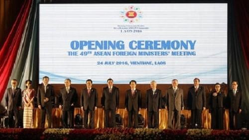 Campuchia làm 'kỳ đà cản mũi' ASEAN trước áp lực Trung Quốc