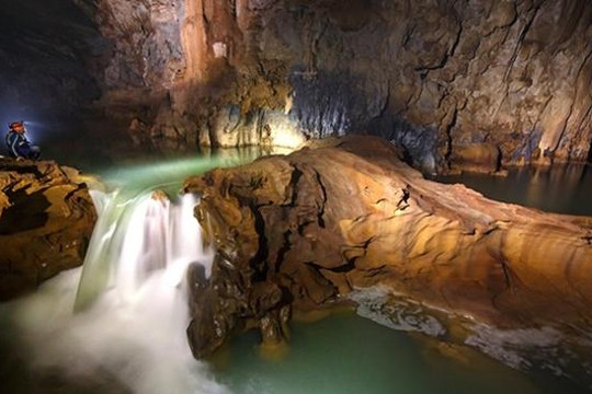 Quảng Bình mở rộng lộ trình tour khám phá hang Tú Làn 