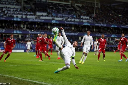 Clip Siêu cúp châu Âu Real Madrid – Sevilla: Căng thẳng đến cùng