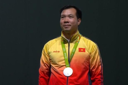 Hoàng Xuân Vinh đoạt huy chương Olympic thứ 2 ngoài dự kiến
