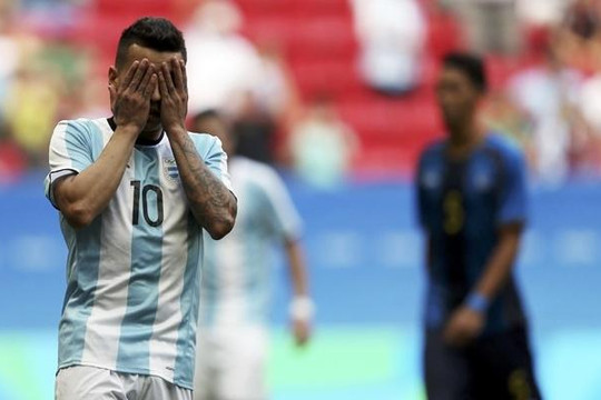 Kết thúc vòng bảng bóng đá nam Olympic 2016: Argentina ngơ ngác rời giải
