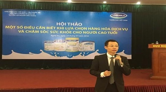 Chăm sóc sức khỏe cho người cao tuổi cùng Vinamilk