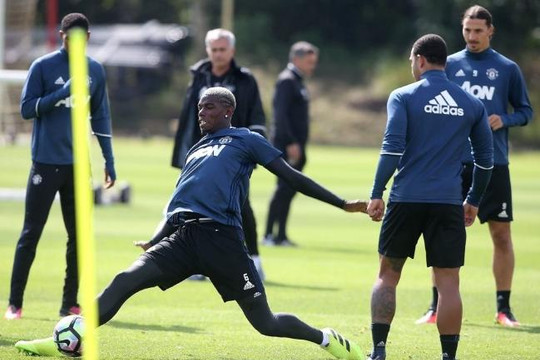 Mourinho bắt Pogba ở nhà, Mkhitarya hay Mata thay Lingard 