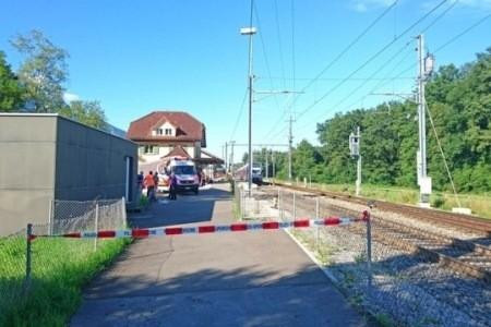 Tấn công bằng dao và hóa chất trên xe lửa ở Thụy Sĩ