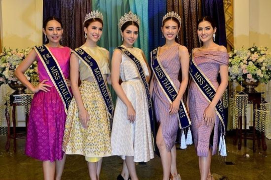Đến VN, hoa hậu Thái Lan đẹp giản dị với lụa
