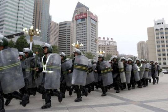 Trung Quốc diễn tập chống khủng bố tại Tân Cương