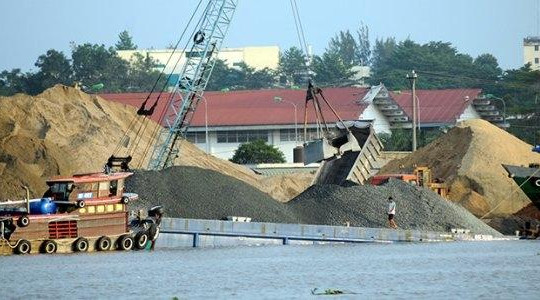Kiểm tra tình hình khai thác cát trái phép tại giáp ranh TP.HCM-Đồng Nai