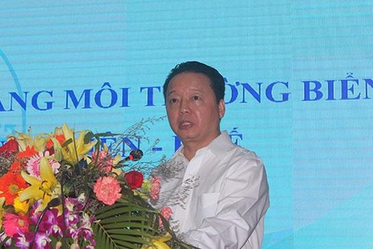 Bộ trưởng Trần Hồng Hà: ‘Chúc cho biển miền Trung sớm được công bố an toàn’