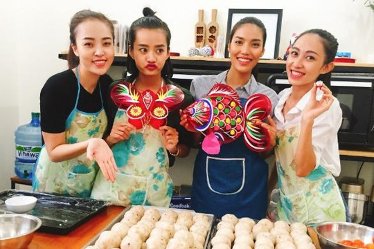 Đứng chót 'The Face', Lan Khuê đưa học trò đi làm bánh từ thiện 