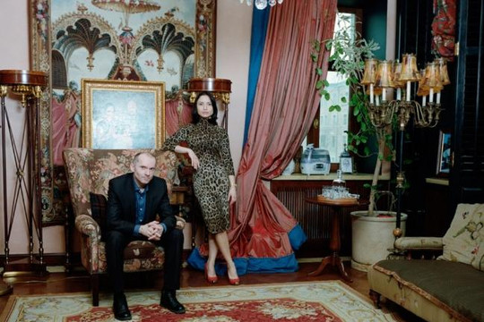Bộ ảnh nhạy cảm về mối quan hệ 'chủ - tớ' trong các gia đình thượng lưu Nga