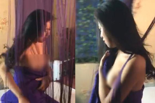 Hot girl Hà thành tụt khăn tắm, lộ vòng 1 khi livestream