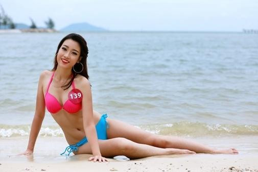 Đỗ Mỹ Linh là đối thủ của Phạm Hương, thi rớt Hoa hậu Hoàn vũ 