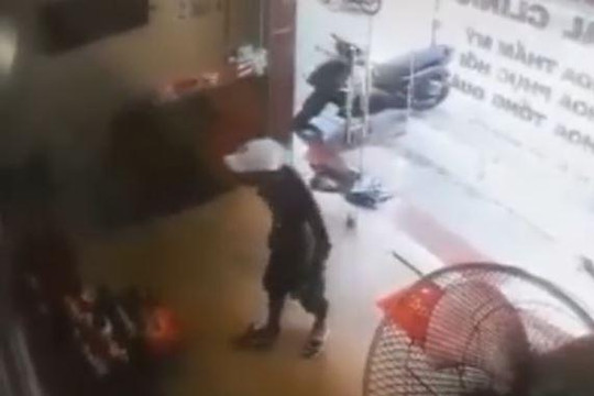 Trộm thản nhiên vào nhà ăn cắp tượng ở Đà Nẵng