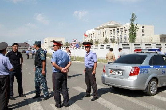 Đại sứ quán Trung Quốc tại Kyrgyzstan bị tấn công