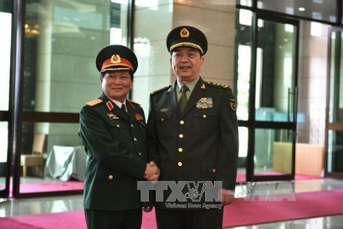Bộ trưởng Quốc phòng hai nước Việt Nam - Trung Quốc hội đàm bàn nhiều vấn đề