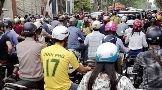Đà Nẵng: Dựng 'lô cốt' làm hầm không báo, dân nháo nhác vì tắc đường