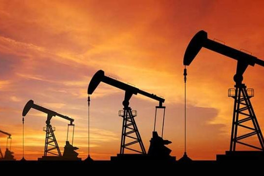 IEA: Tình trạng dư cung dầu sẽ kéo dài đến cuối năm 2017