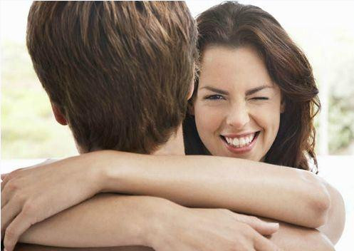 9 điều phụ nữ tưởng gợi cảm lại khiến đàn ông mất hứng