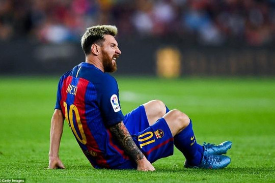 Real gặp khó khăn, Barca chưa thể áp sát, Messi chấn thương nặng