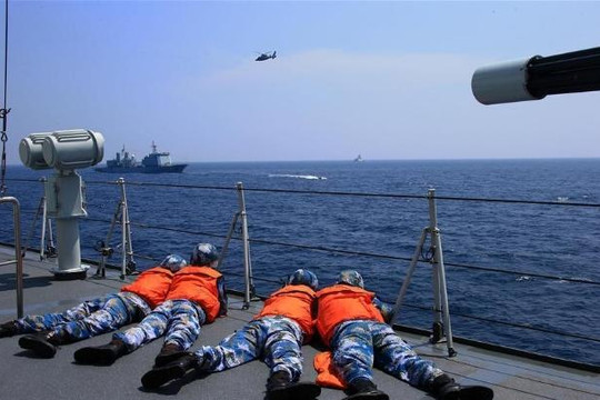 Nga-Trung bắt tay trên biển cùng lập lá chắn chống Mỹ