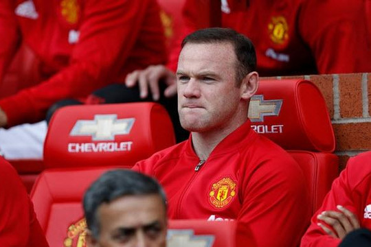 Mourinho nói Rooney quá chậm để chơi cùng Ibrahimovic, tiết lộ sốc về Shaw