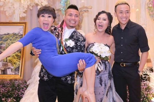 Việt Hương quậy tưng bừng trong đám cưới 3 tỉ của DJ Quang Trần