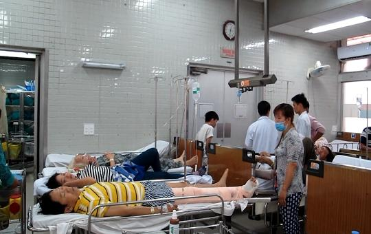 Xe cứu thương đâm xe bồn, nữ điều dưỡng BV Đa khoa Lâm Đồng bị đa chấn thương