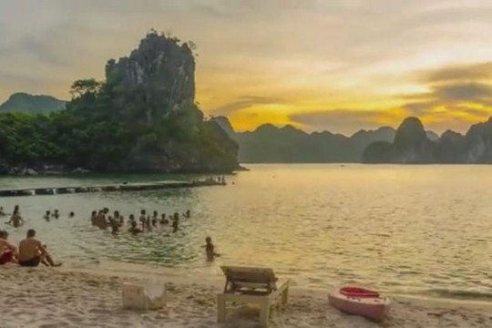 Việt Nam đầy sức sống trong video của du khách nước ngoài