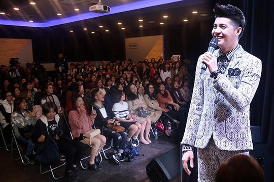 Noo Phước Thịnh ca sĩ Việt đầu tiên tổ chức họp mặt fan tại Hàn Quốc
