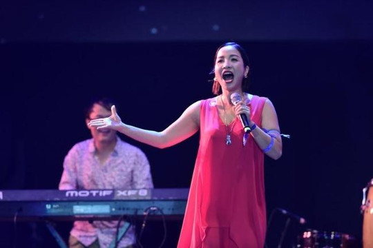 Mỹ Linh khẳng định đẳng cấp trong đêm nhạc đầu tiên của 'Gió mùa 2016'