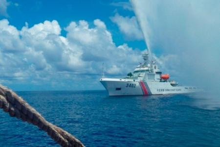 Philippines, Mỹ  xác minh tin tàu Trung Quốc rời bãi cạn Scarborough