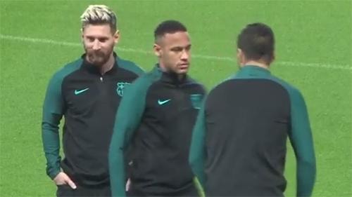 Suarez suýt bị Neymar 'tẩn' vì... chơi kỳ