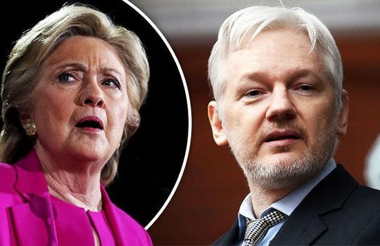Julian Assange cáo buộc bà Clinton nhận tiền từ những kẻ tài trợ khủng bố