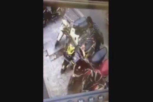 Nam thanh niên trộm xe máy điện giữa Hà Nội