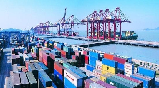 Hơn 4.000 container mắc kẹt tại cảng TP.HCM sau vụ phá sản của hãng tàu Hanjin