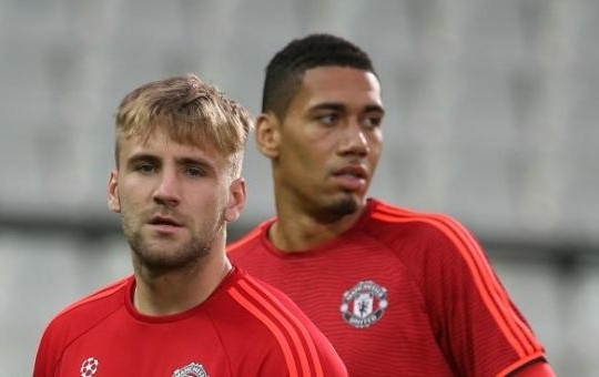 Từ chối thi đấu, Shaw và Smalling có thể phải rời Man United