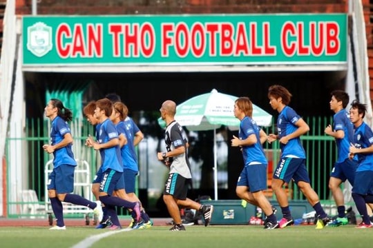 Công Vinh, Công Phượng, Tuấn Anh được HLV đội Avispa Fukuoka đánh giá cao