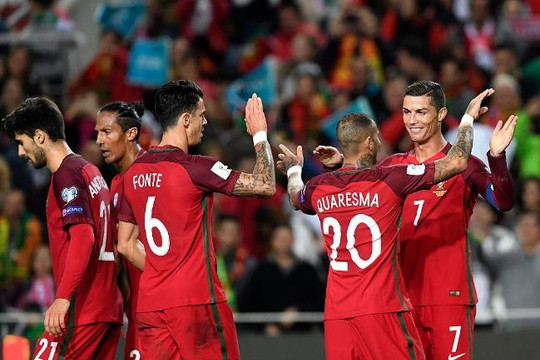 Ronaldo suýt lập hat-trick trong chiến thắng 4-1 trước Latvia