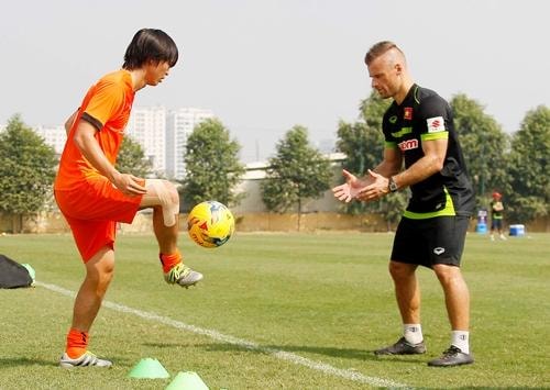 Yokohama FC đưa Tuấn Anh về Nhật Bản trị thương, chắc chắn  lỡ AFF Cup?